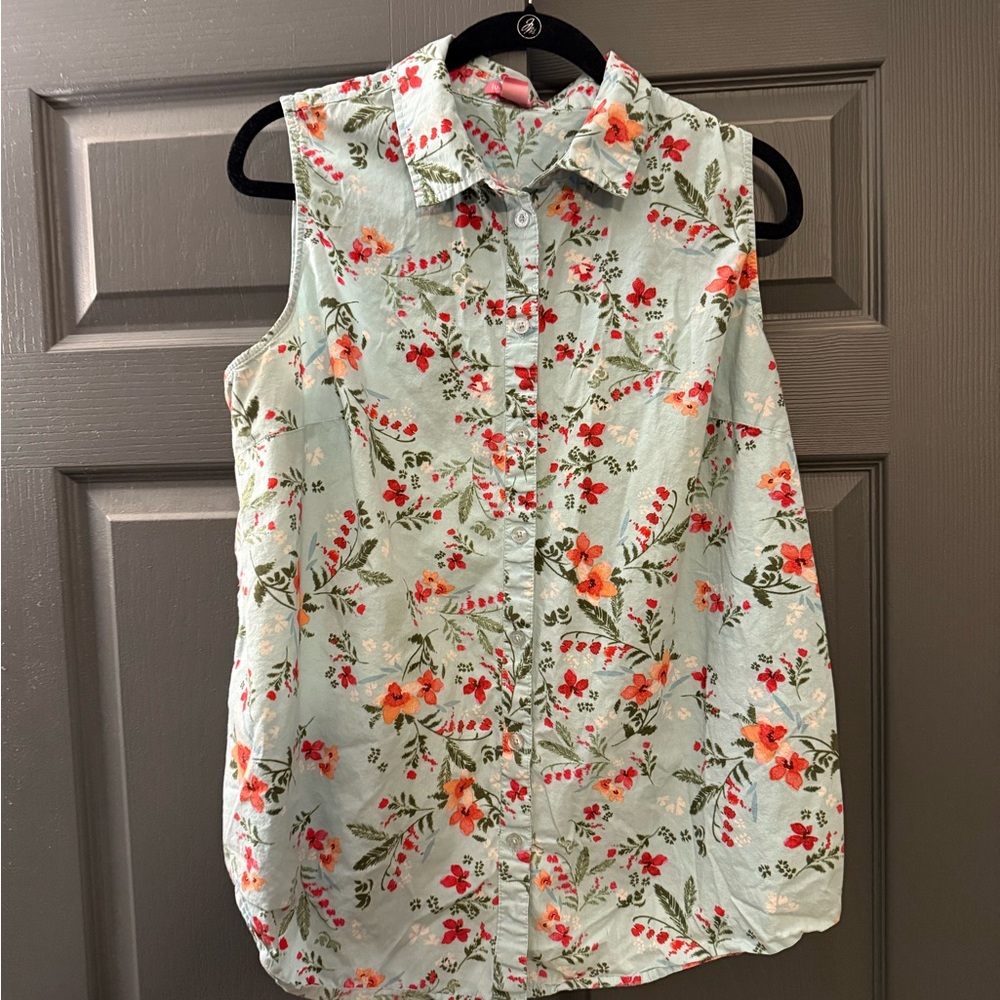 Floral Button Down Sleeveless Blouse